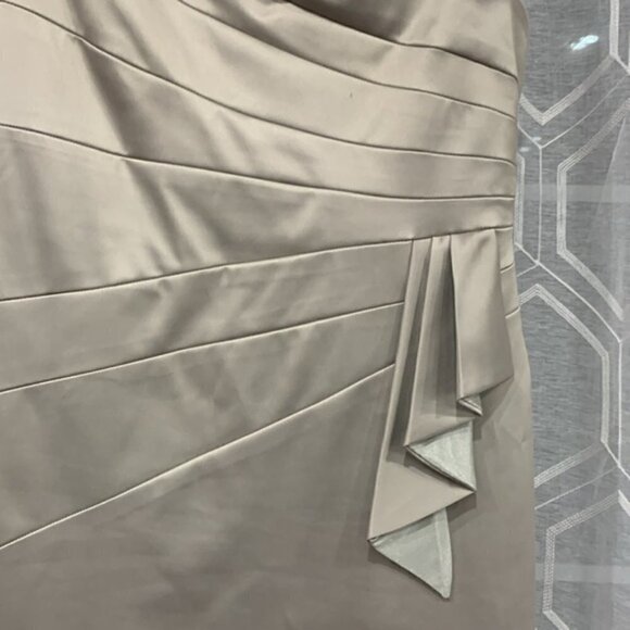 Chancelle Formal Dress - Picture 2 of 6